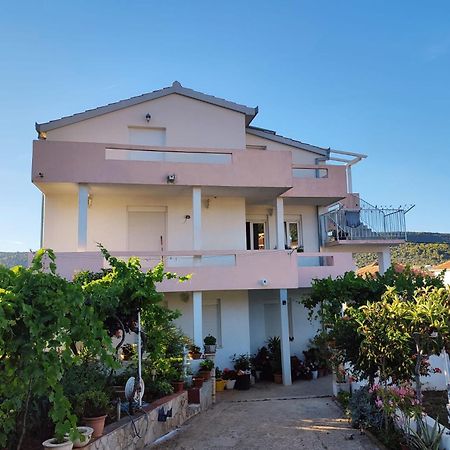 Apartment Slaven Vinišće Exteriér fotografie