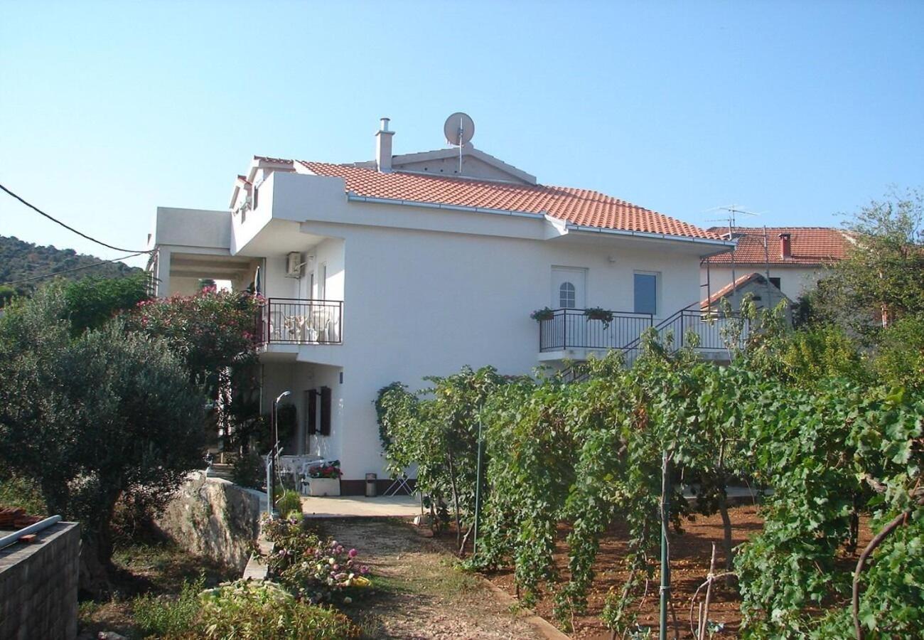 Apartment Slaven Vinišće Exteriér fotografie